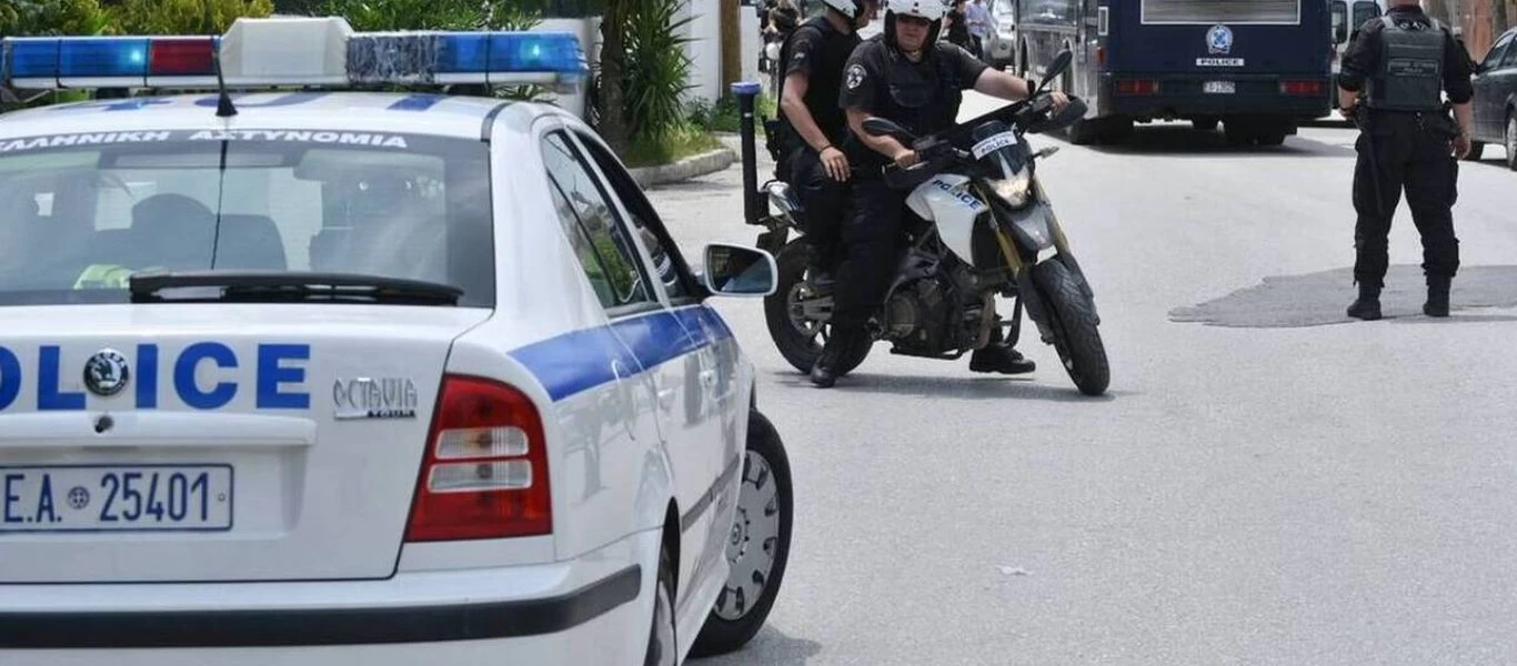 Σε διαθεσιμότητα αστυνομικός που διαφωνούσε δημοσίως με την υποχρεωτικότητα εμβολίων και τεστ